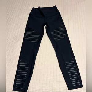ALO Yoga Moto legging black and white